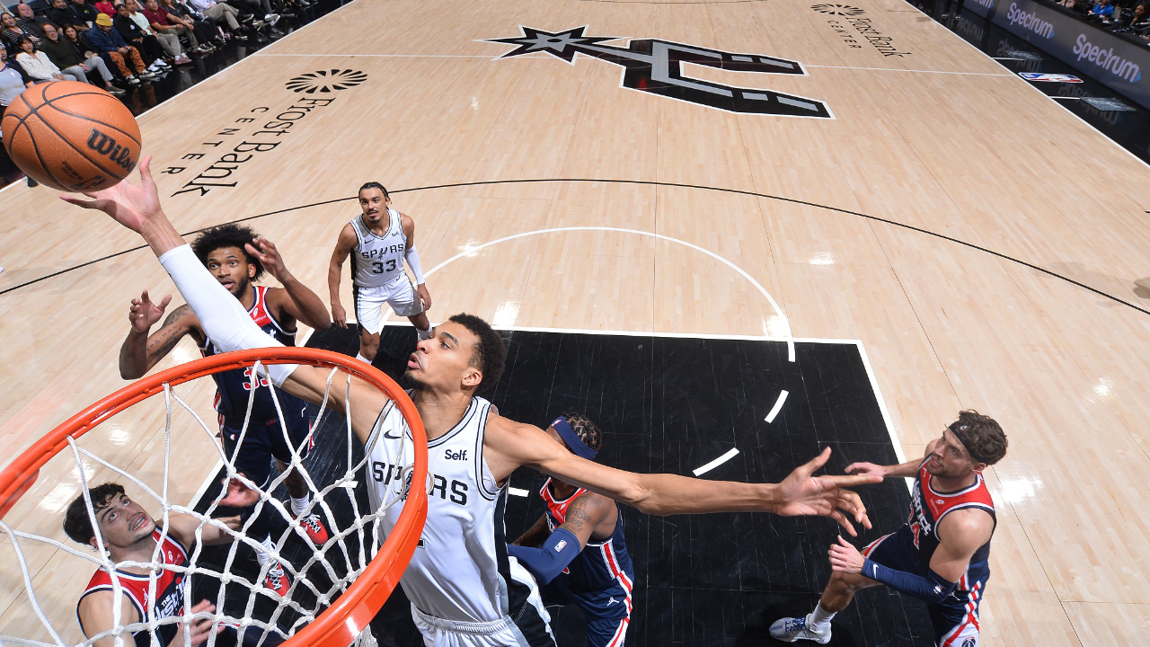 关于里程碑夜！纽约尼克斯完成体检，NBA常规赛转会期刷纪录，赛场秩序良好，轮换策略成焦点的信息