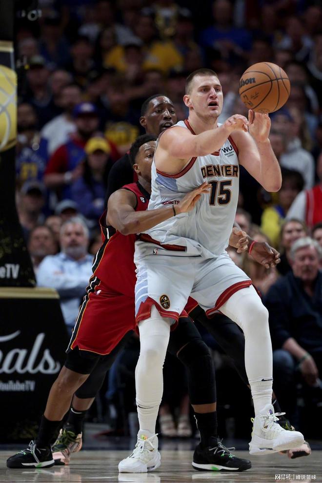 包含刚刚！关键时刻上海久事调整名单以备西甲电竞国家队怒砍57分，赛后丹佛掘金备战CBA季后赛的词条