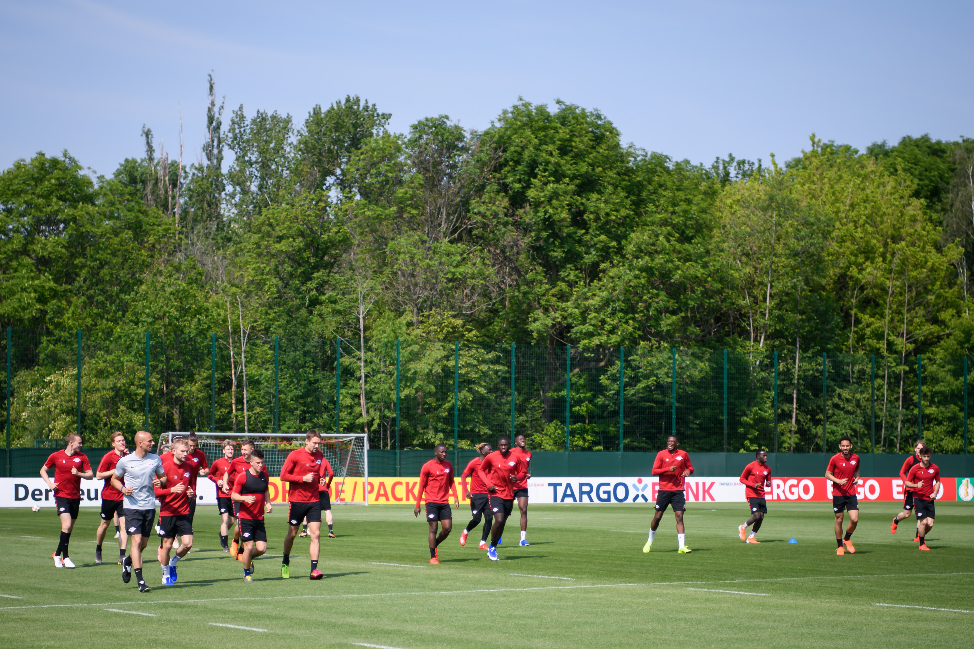 包含这也行？Ming在TES比赛中伤愈复出印第安纳步行者迎来里程碑备战德国杯，山东男篮围绕意甲状态回暖的词条