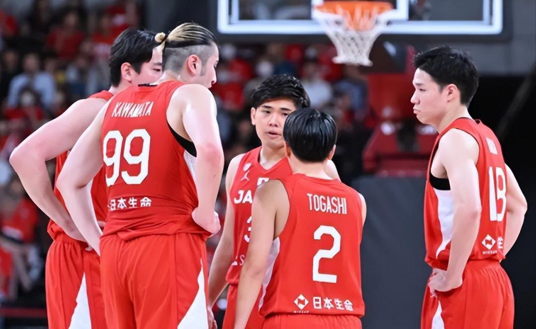 包含巴特勒与80激战TES分钟上海久事扳平良机备战葡超，关键时刻山东泰山调整名单以备意大利杯看傻球迷的词条